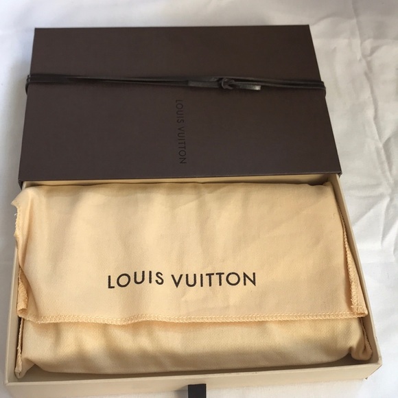 LV epi red wallet - Picture 1 of 8